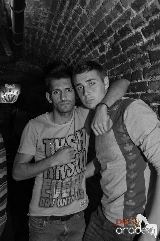 Hot Promo Night în Club Escape, 