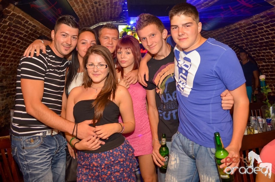 Hot Promo Night în Club Escape, 