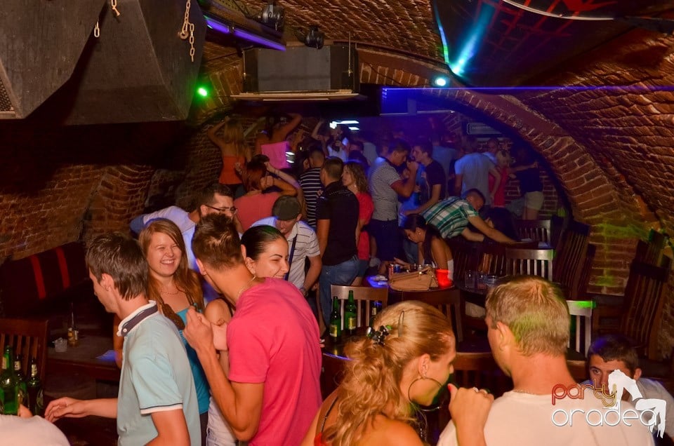 Hot Promo Night în Club Escape, 