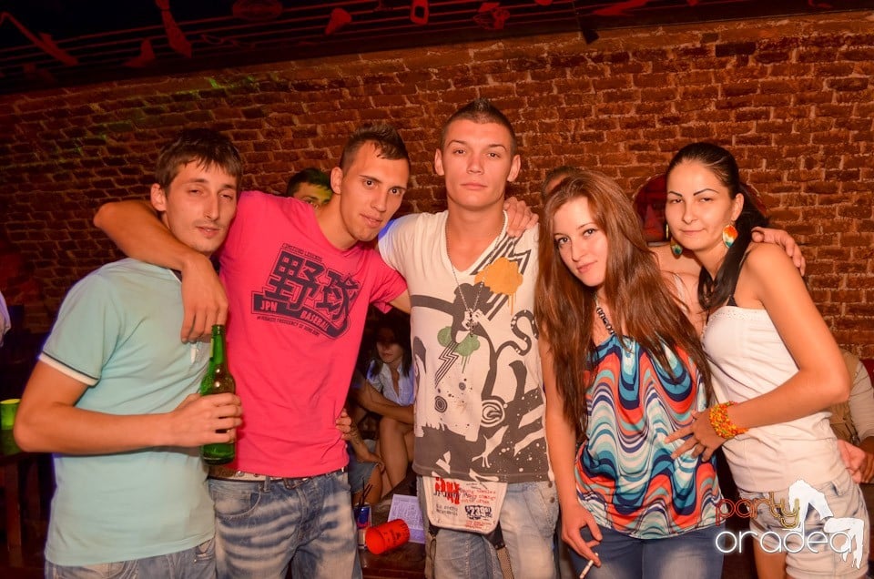 Hot Promo Night în Club Escape, 