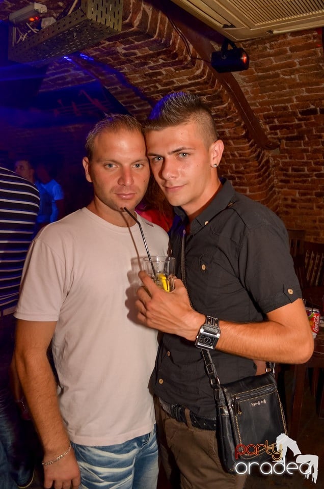 Hot Promo Night în Club Escape, 