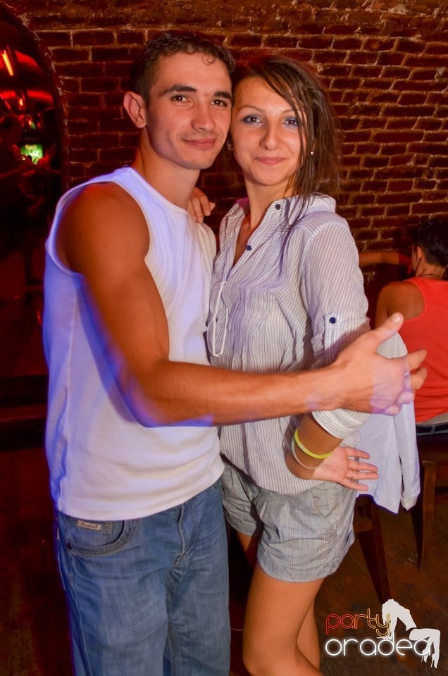 Hot Promo Night în Club Escape, 