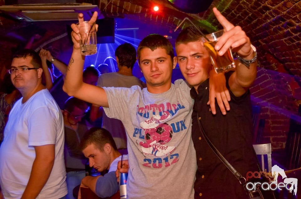 Hot Promo Night în Club Escape, 