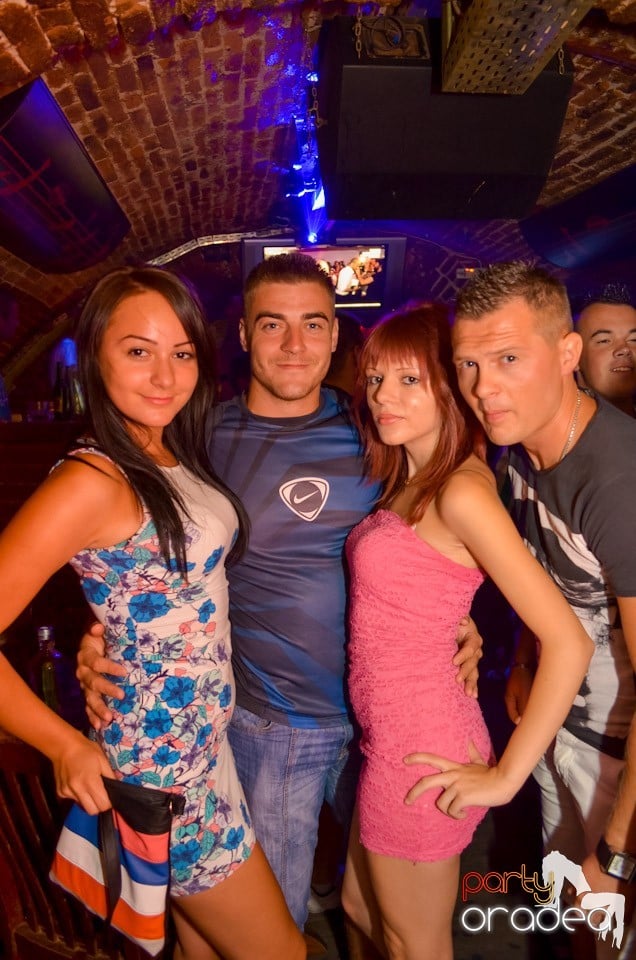 Hot Promo Night în Club Escape, 