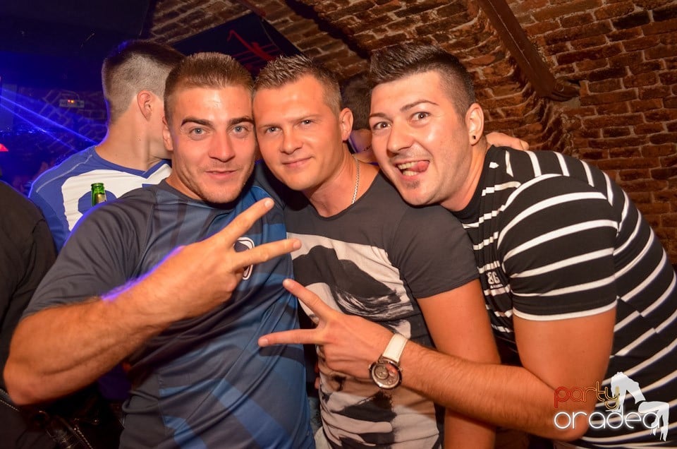 Hot Promo Night în Club Escape, 