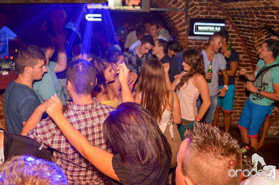 Hot Promo Night în Club Escape, 