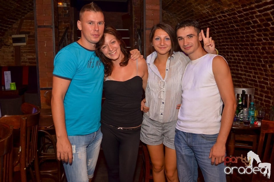 Hot Promo Night în Club Escape, 