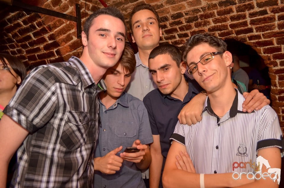 Hot Promo Night în Club Escape, 