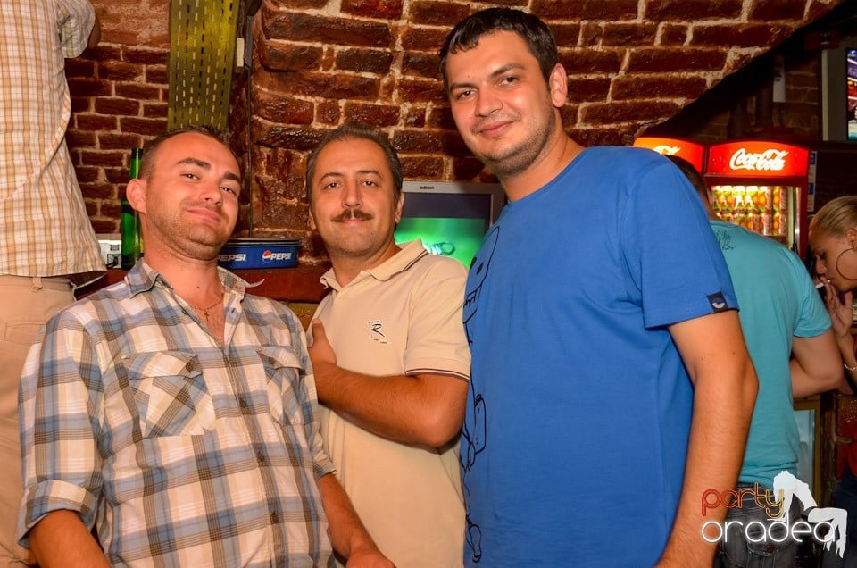 Hot Promo Night în Club Escape, 