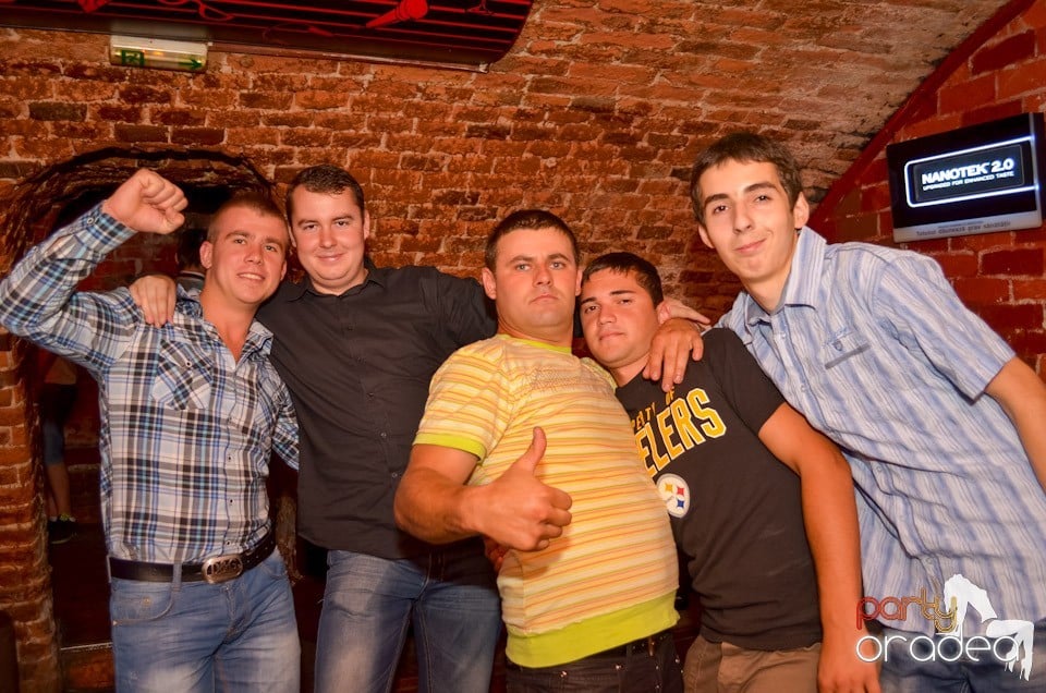 Hot Promo Night în Club Escape, 