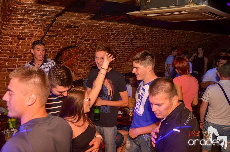 Hot Promo Night în Club Escape, 