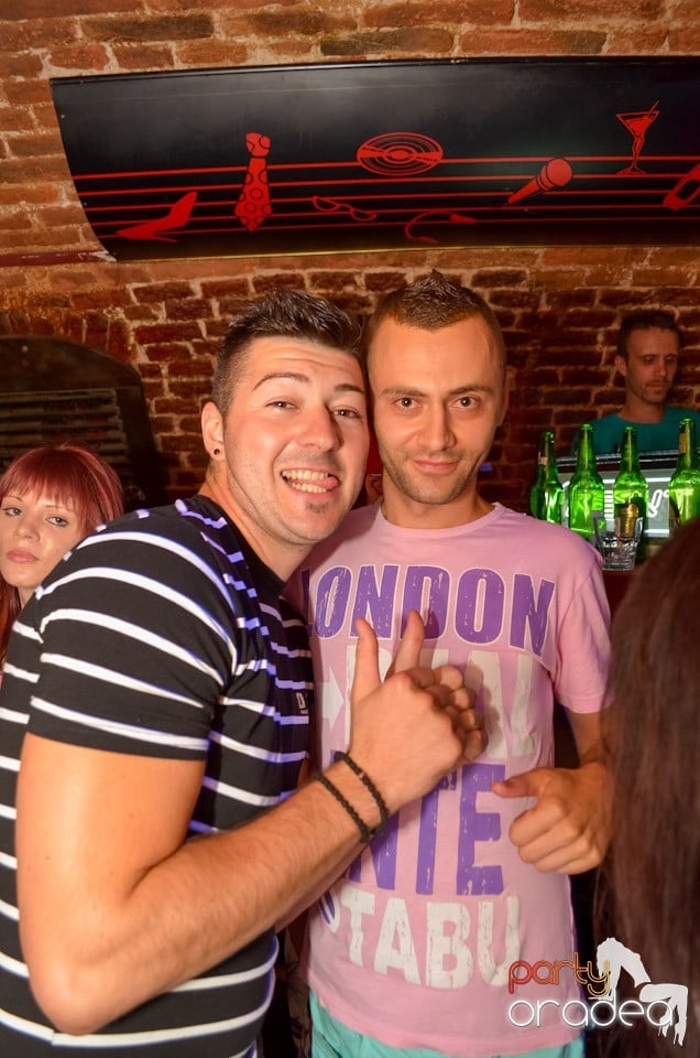 Hot Promo Night în Club Escape, 