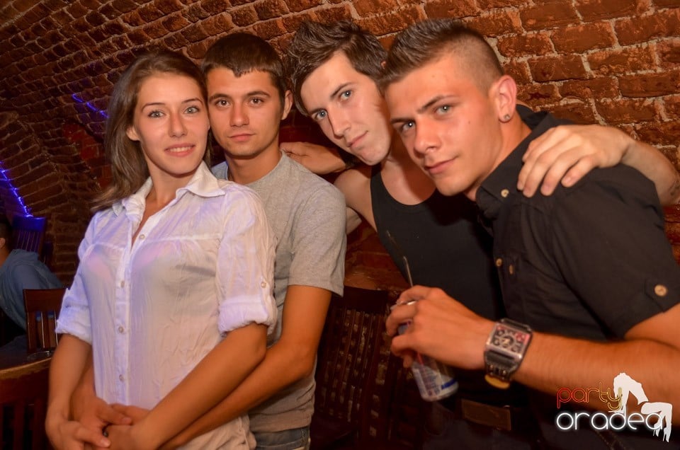 Hot Promo Night în Club Escape, 