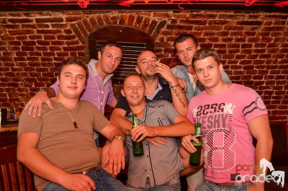 Hot Promo Night în Club Escape, 