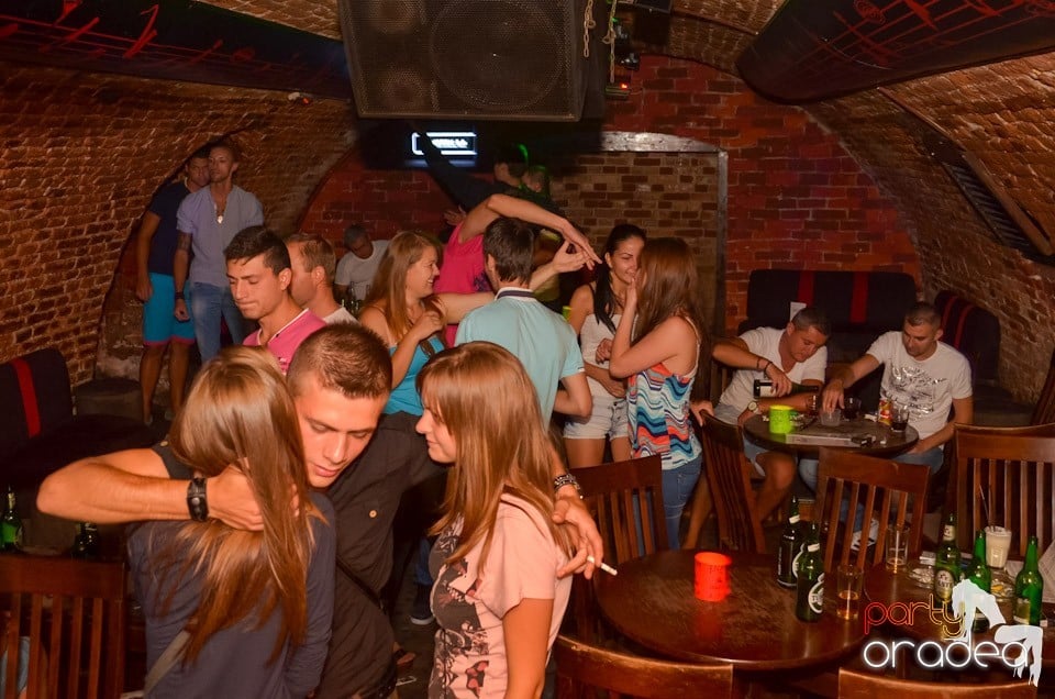 Hot Promo Night în Club Escape, 