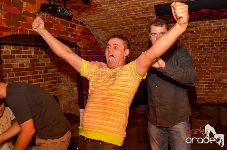 Hot Promo Night în Club Escape, 