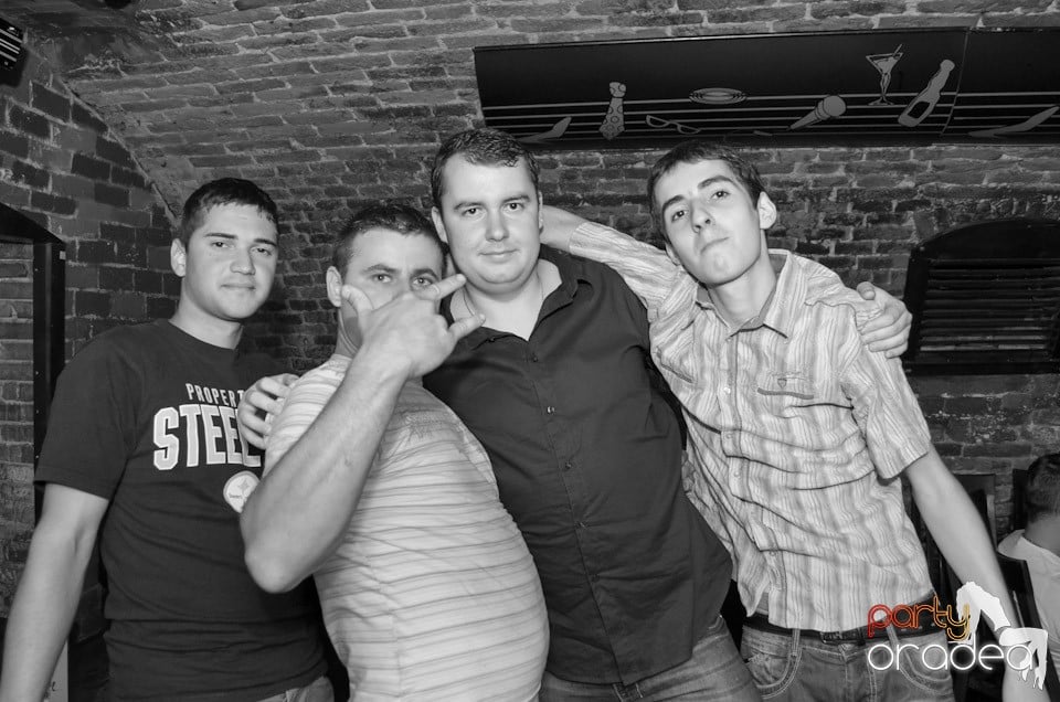 Hot Promo Night în Club Escape, 