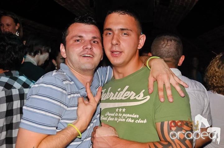 House Party în Club Escape, 