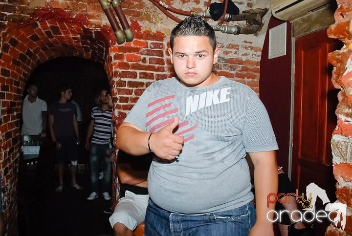House Party în Club Escape, 