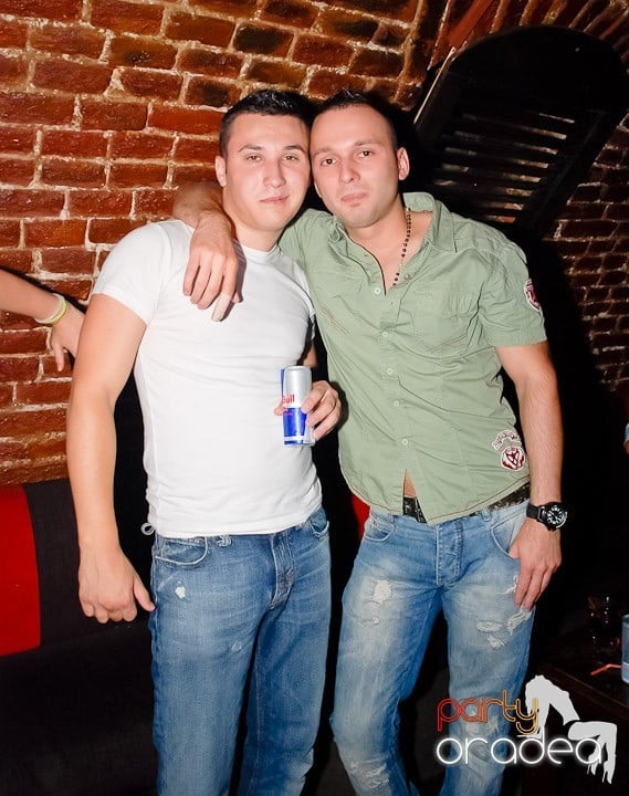 House Party în Club Escape, 