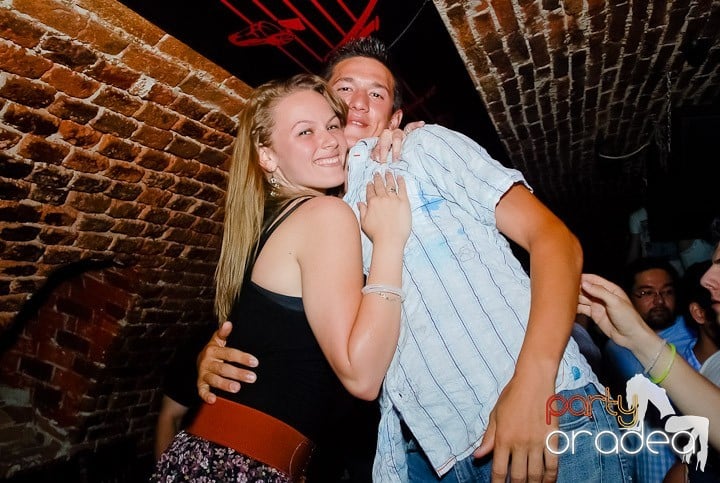 House Party în Club Escape, 