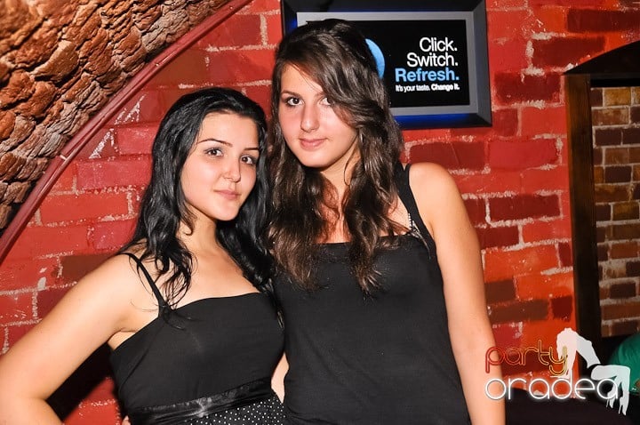 House Party în Club Escape, 