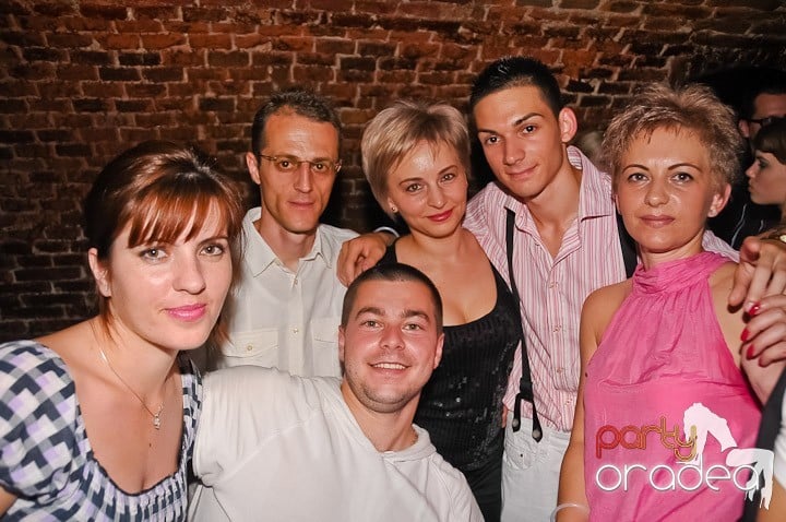 House Party în Club Escape, 