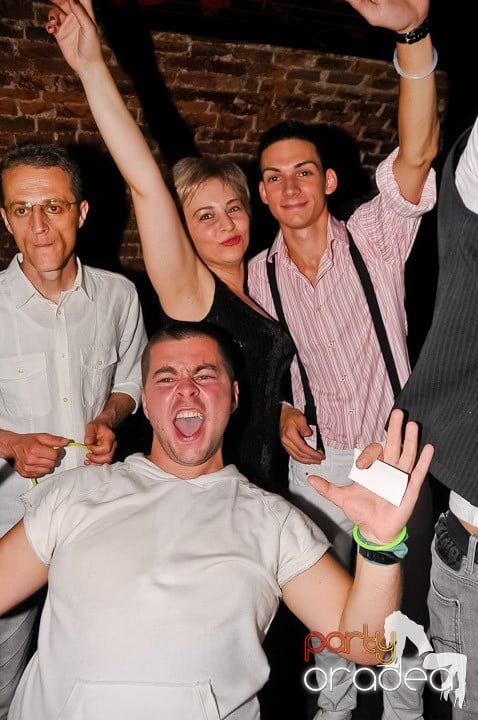 House Party în Club Escape, 