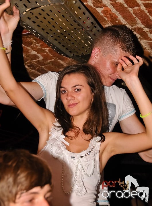 House Party în Club Escape, 