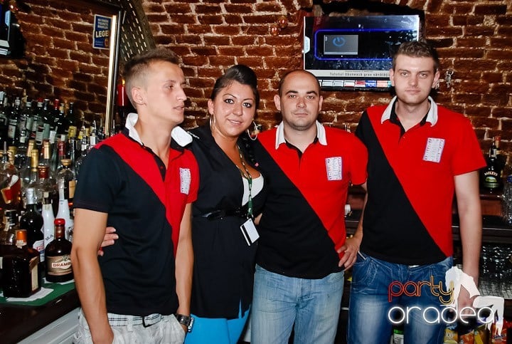 House Party în Club Escape, 