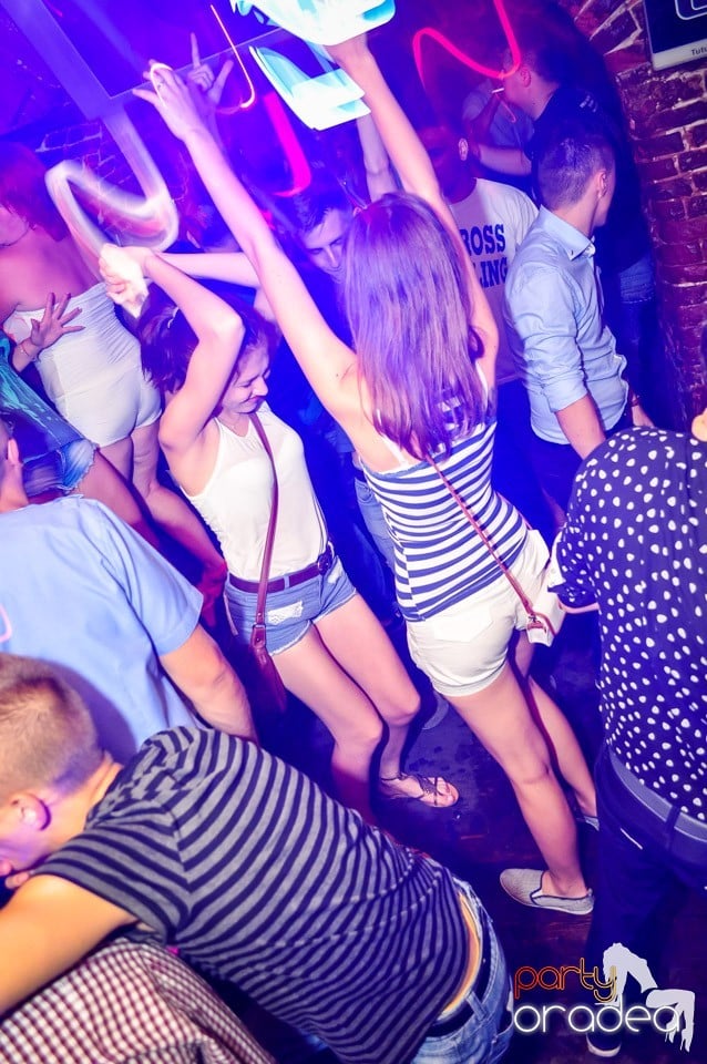 House party with Caveman, 