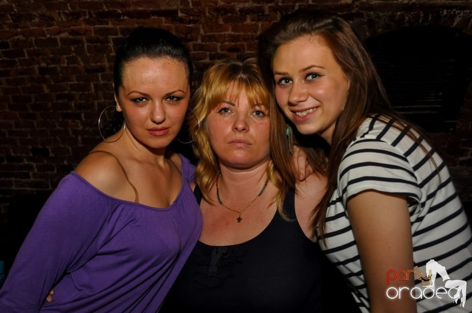 Hypnotheque Party cu Dr Nosta în Escape, 