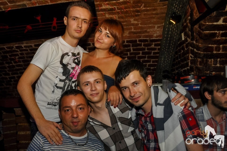 Hypnotheque Party cu Dr Nosta în Escape, 