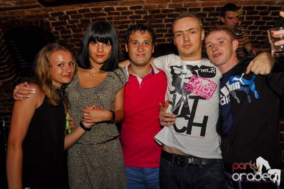 Hypnotheque Party cu Dr Nosta în Escape, 