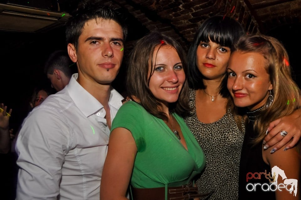 Hypnotheque Party cu Dr Nosta în Escape, 