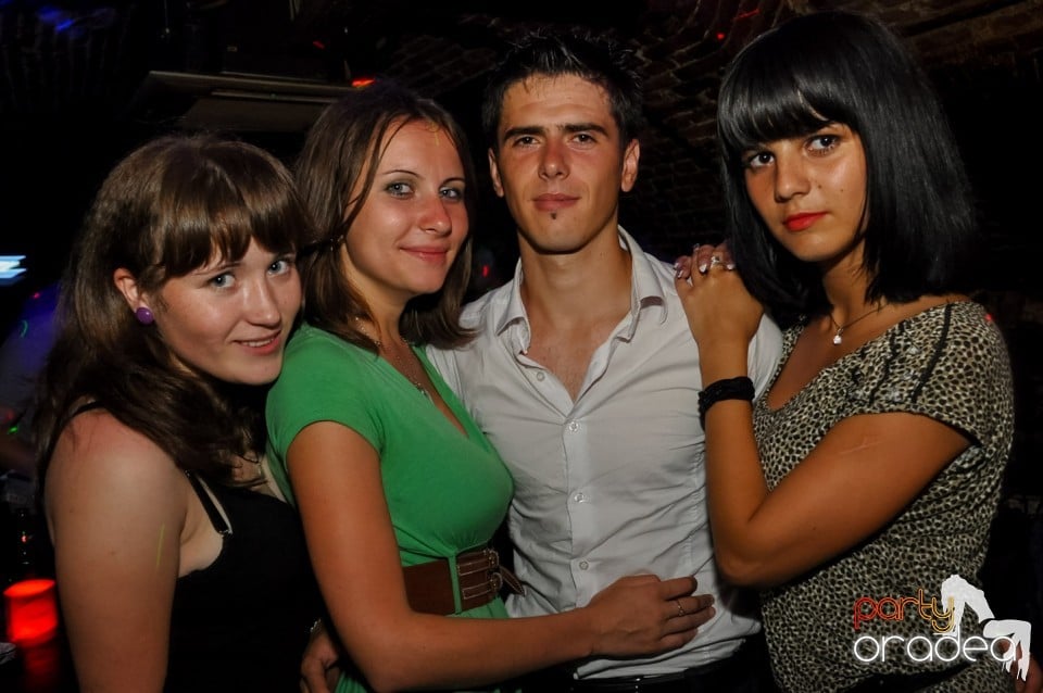 Hypnotheque Party cu Dr Nosta în Escape, 