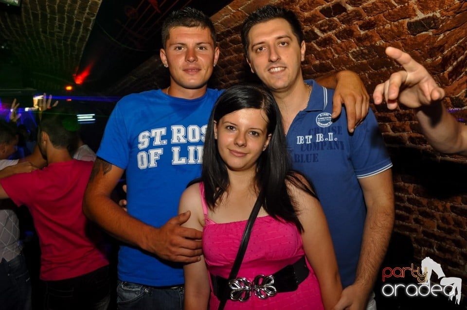 Hypnotheque Party cu Dr Nosta în Escape, 