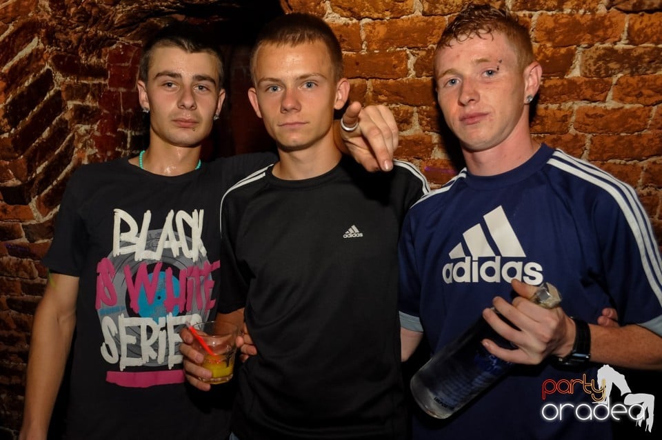 Hypnotheque Party cu Dr Nosta în Escape, 