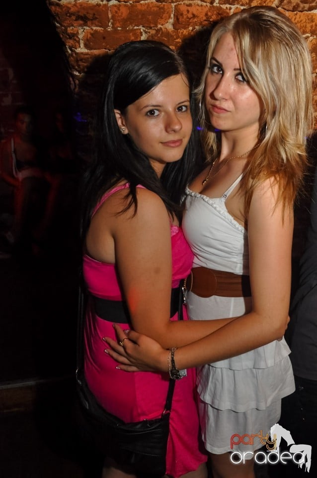 Hypnotheque Party cu Dr Nosta în Escape, 