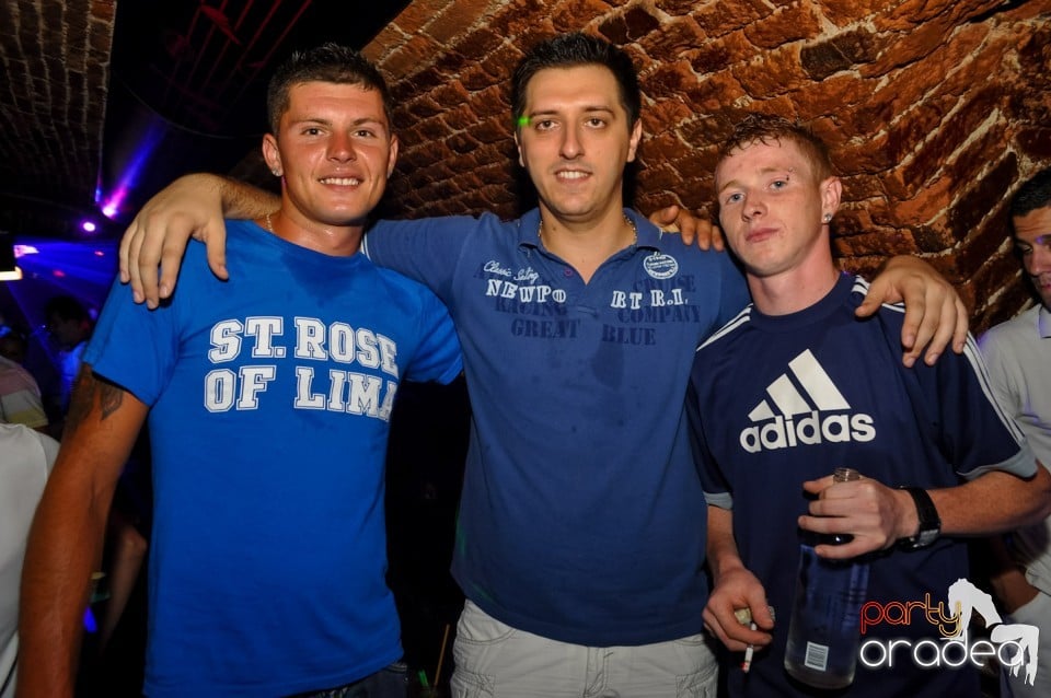 Hypnotheque Party cu Dr Nosta în Escape, 