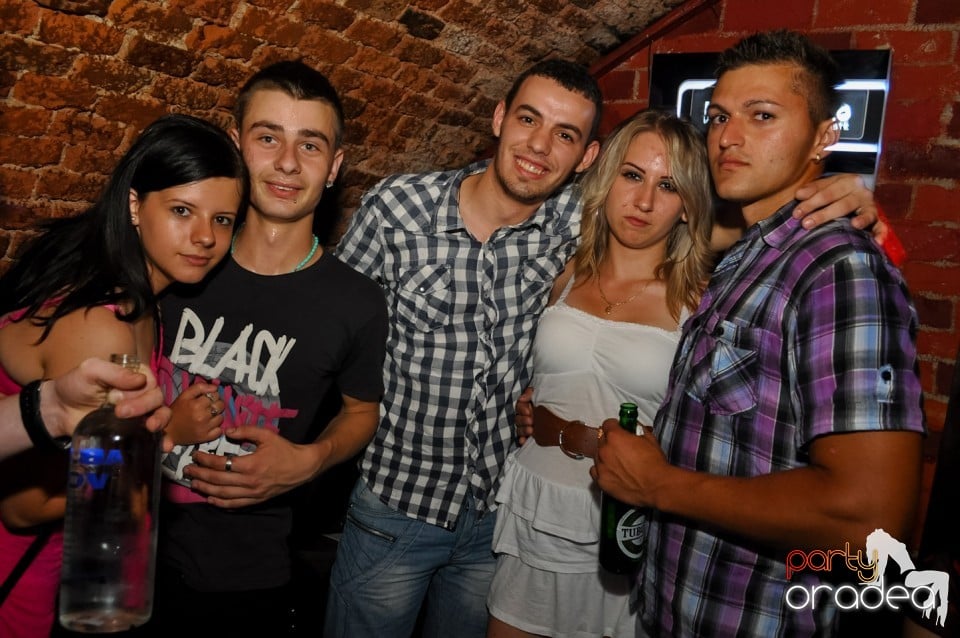 Hypnotheque Party cu Dr Nosta în Escape, 