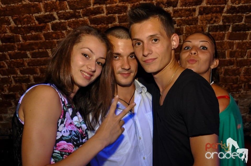 Hypnotheque Party cu Dr Nosta în Escape, 