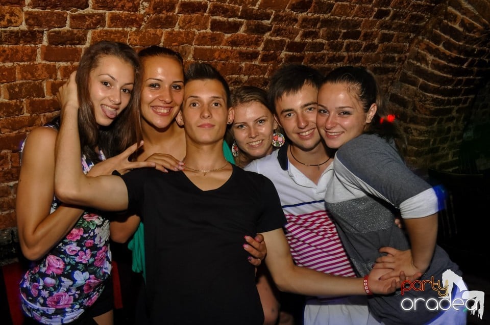 Hypnotheque Party cu Dr Nosta în Escape, 