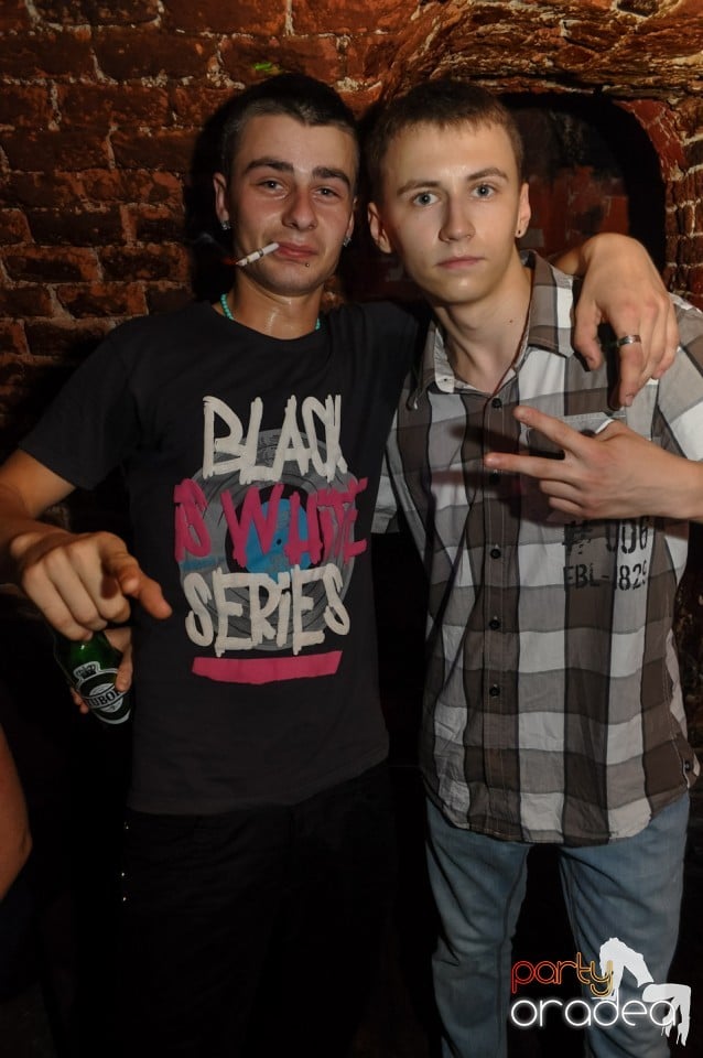 Hypnotheque Party cu Dr Nosta în Escape, 