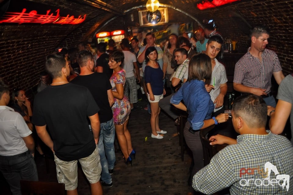 Hypnotheque Party cu Dr Nosta în Escape, 