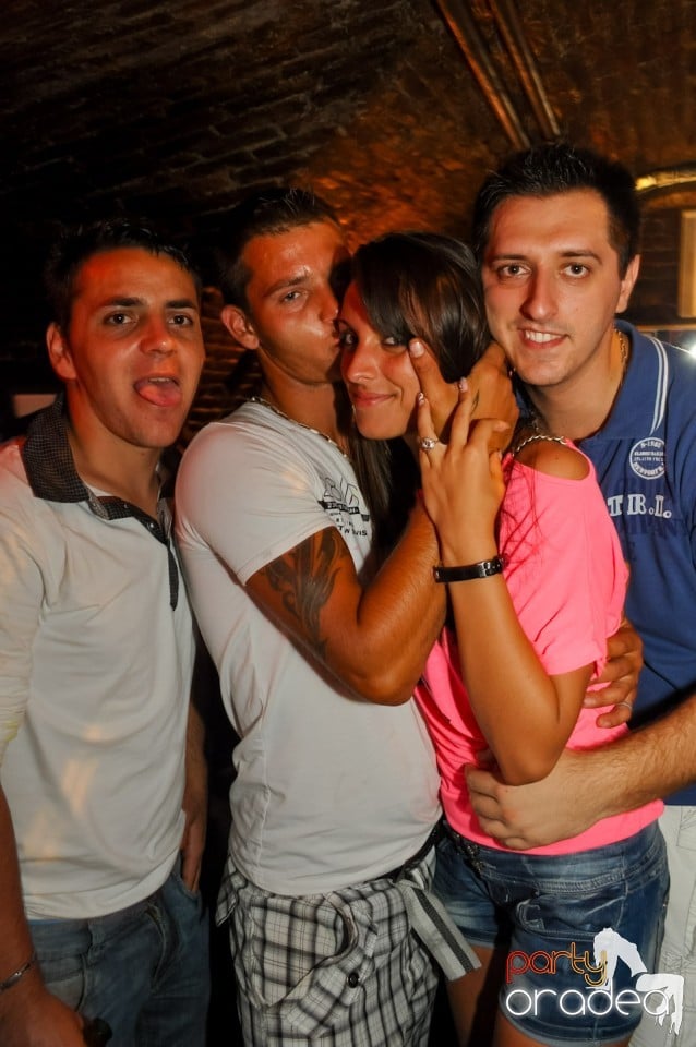 Hypnotheque Party cu Dr Nosta în Escape, 