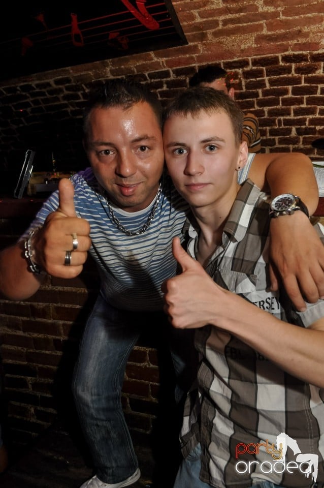 Hypnotheque Party cu Dr Nosta în Escape, 