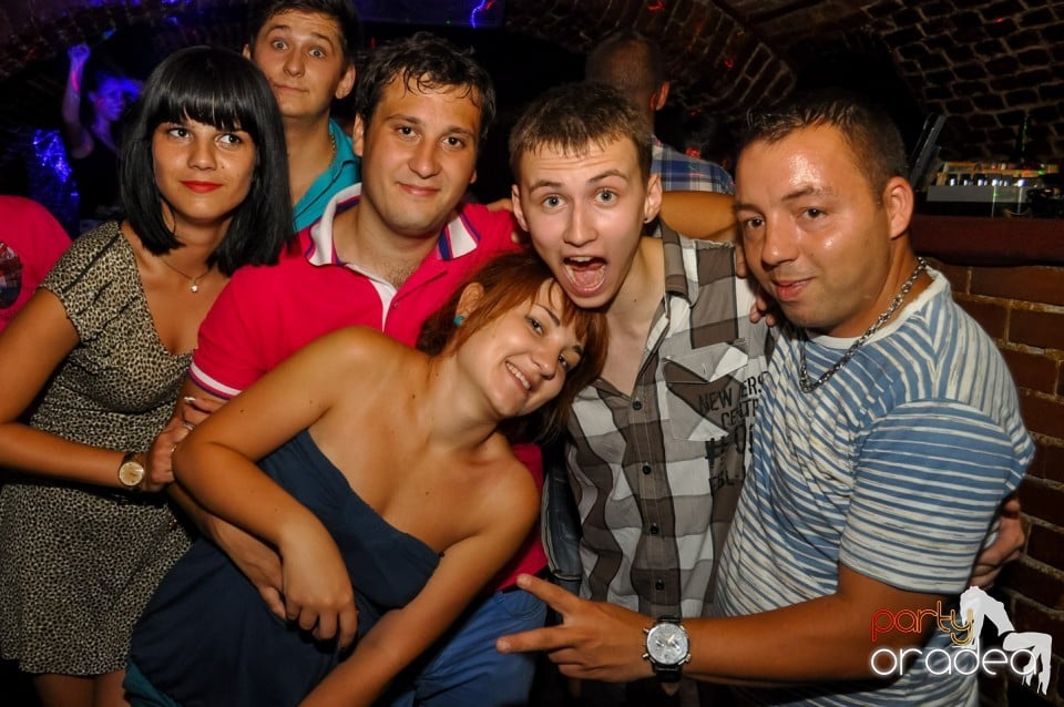 Hypnotheque Party cu Dr Nosta în Escape, 