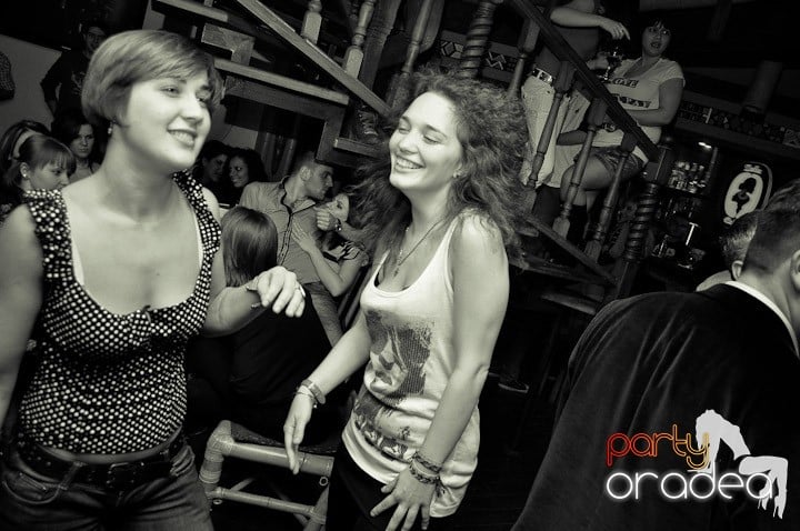 Începe anul cu Karaoke, Zulu Caffe