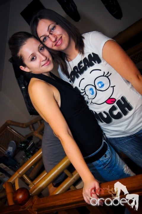 Începe anul în Zulu Caffe, Zulu Caffe